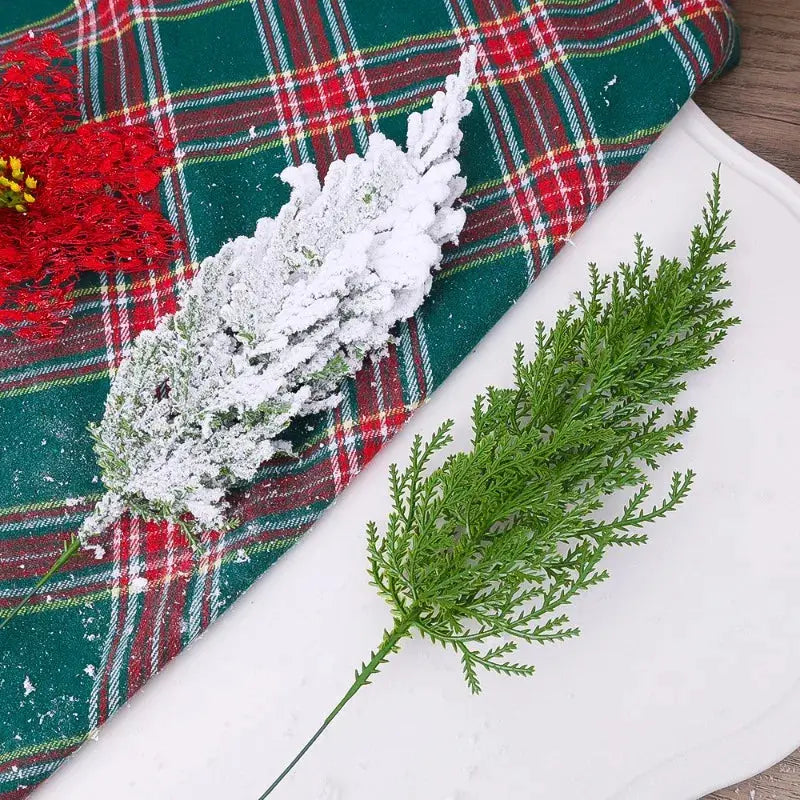Bouquets de branches de pin artificielles Fééries Mancelya