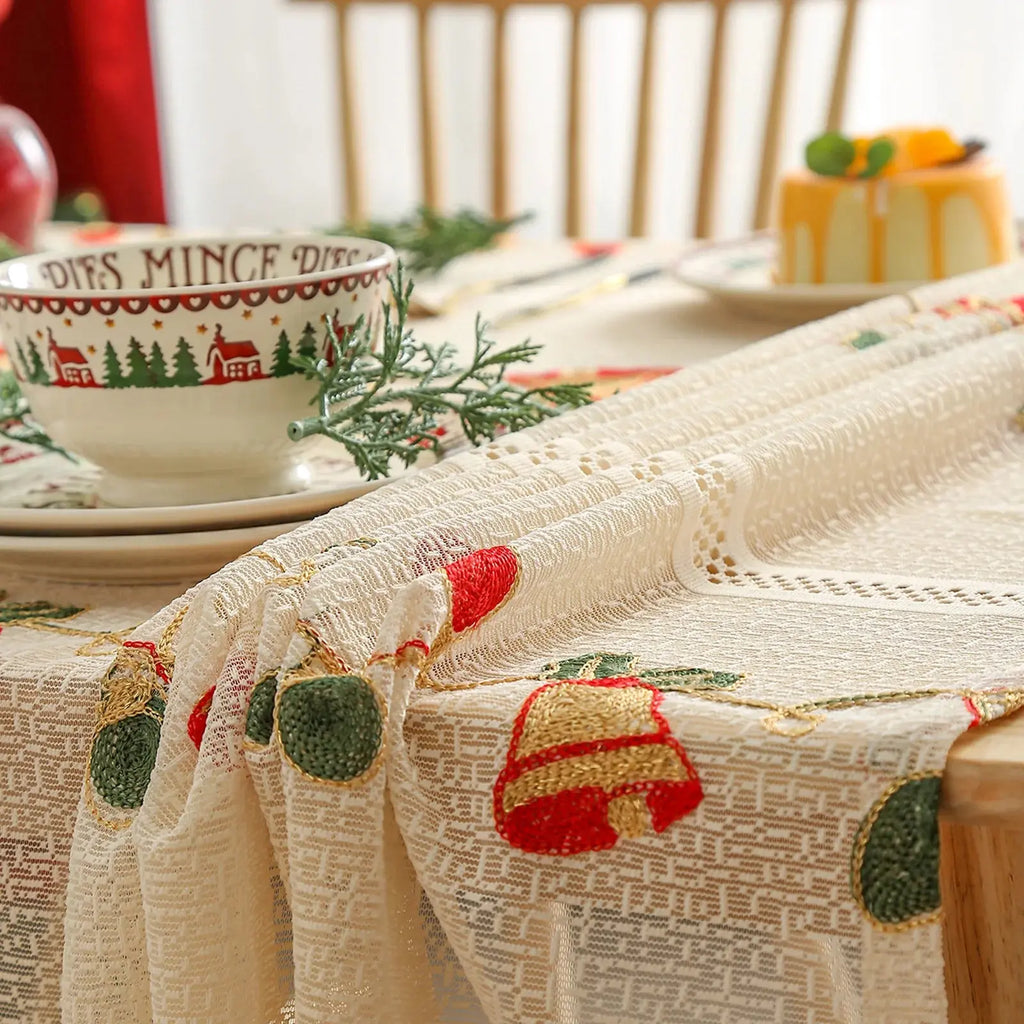 Nappe de table en dentelle à motifs brodés Fééries Mancelya
