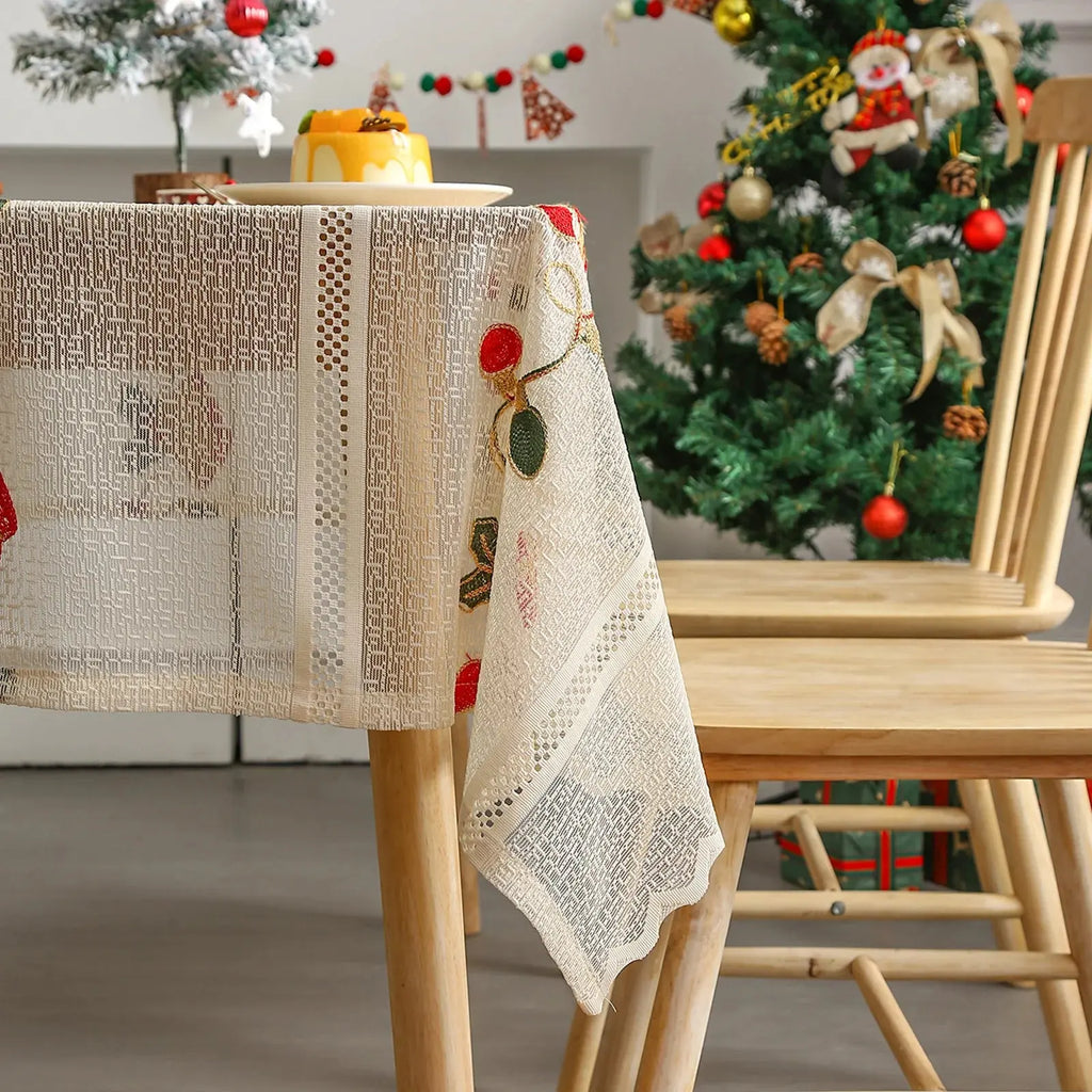 Nappe de table en dentelle à motifs brodés Fééries Mancelya