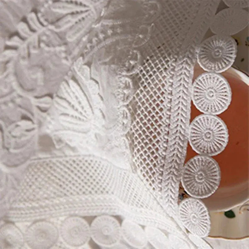 Nappe de table luxueuse en dentelle brodée, style vintage chic Fééries Mancelya