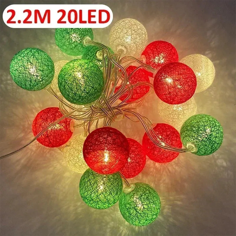 Lanterne de 20 boules en rotin LED de noël Fééries Mancelya