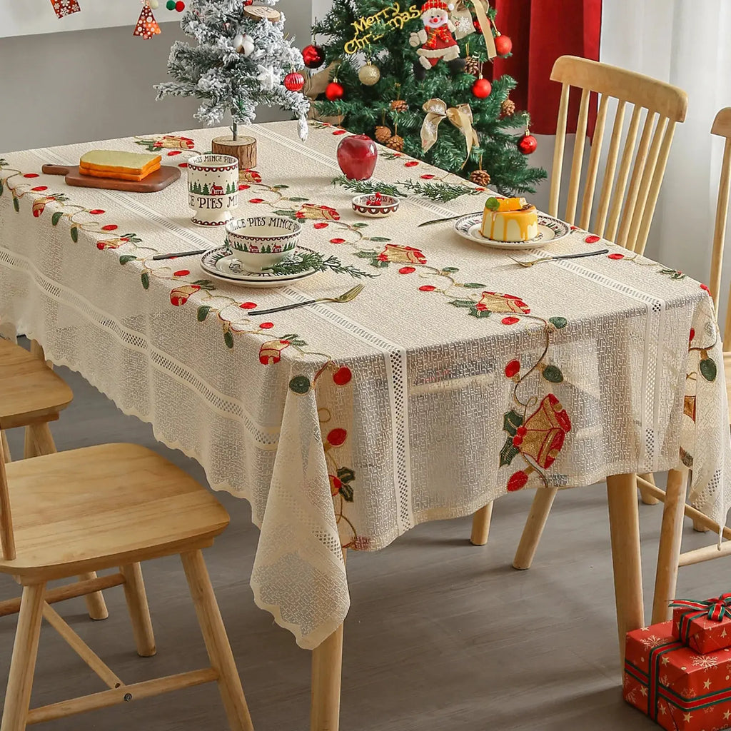 Nappe de table en dentelle à motifs brodés Fééries Mancelya